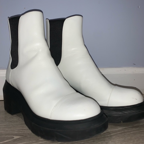 COPY - Stuart Weitzman Norah Chelsea Bootie - Picture 2 of 9